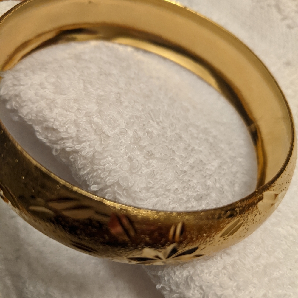 Beautiful Bangle - Picture 5 of 12